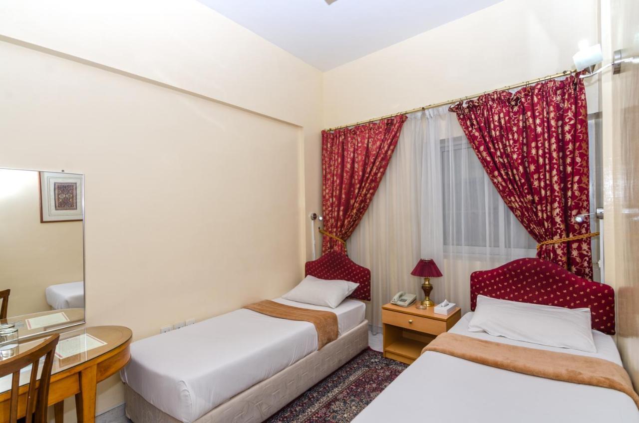 Royalton Hotel Dubai Buitenkant foto