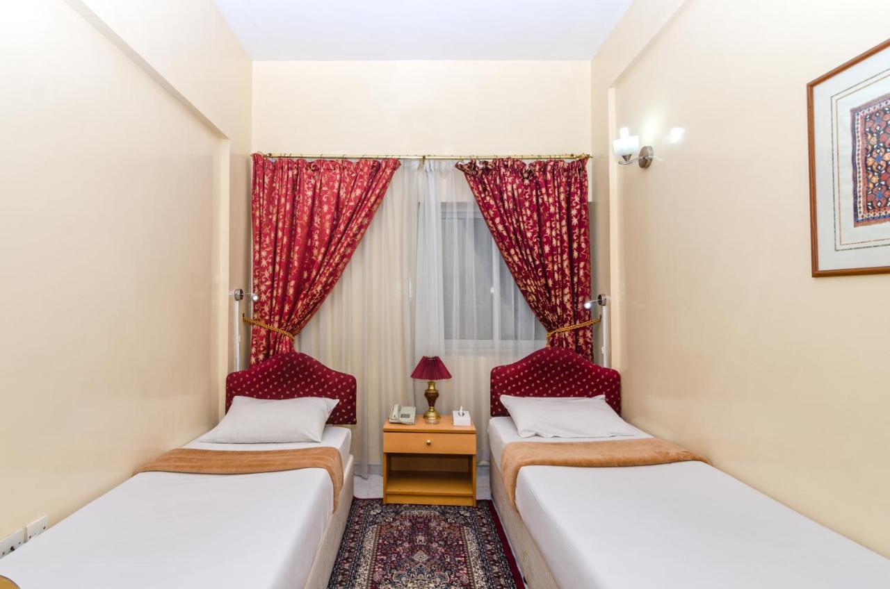 Royalton Hotel Dubai Buitenkant foto