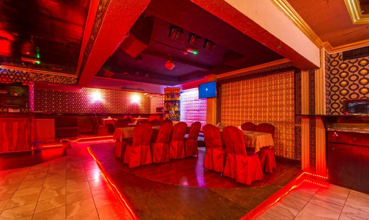 Royalton Hotel Dubai Buitenkant foto