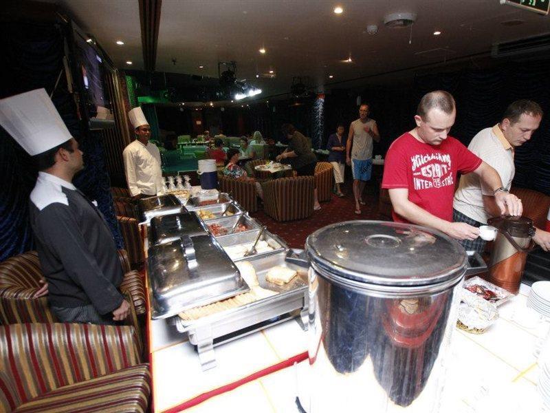Royalton Hotel Dubai Buitenkant foto