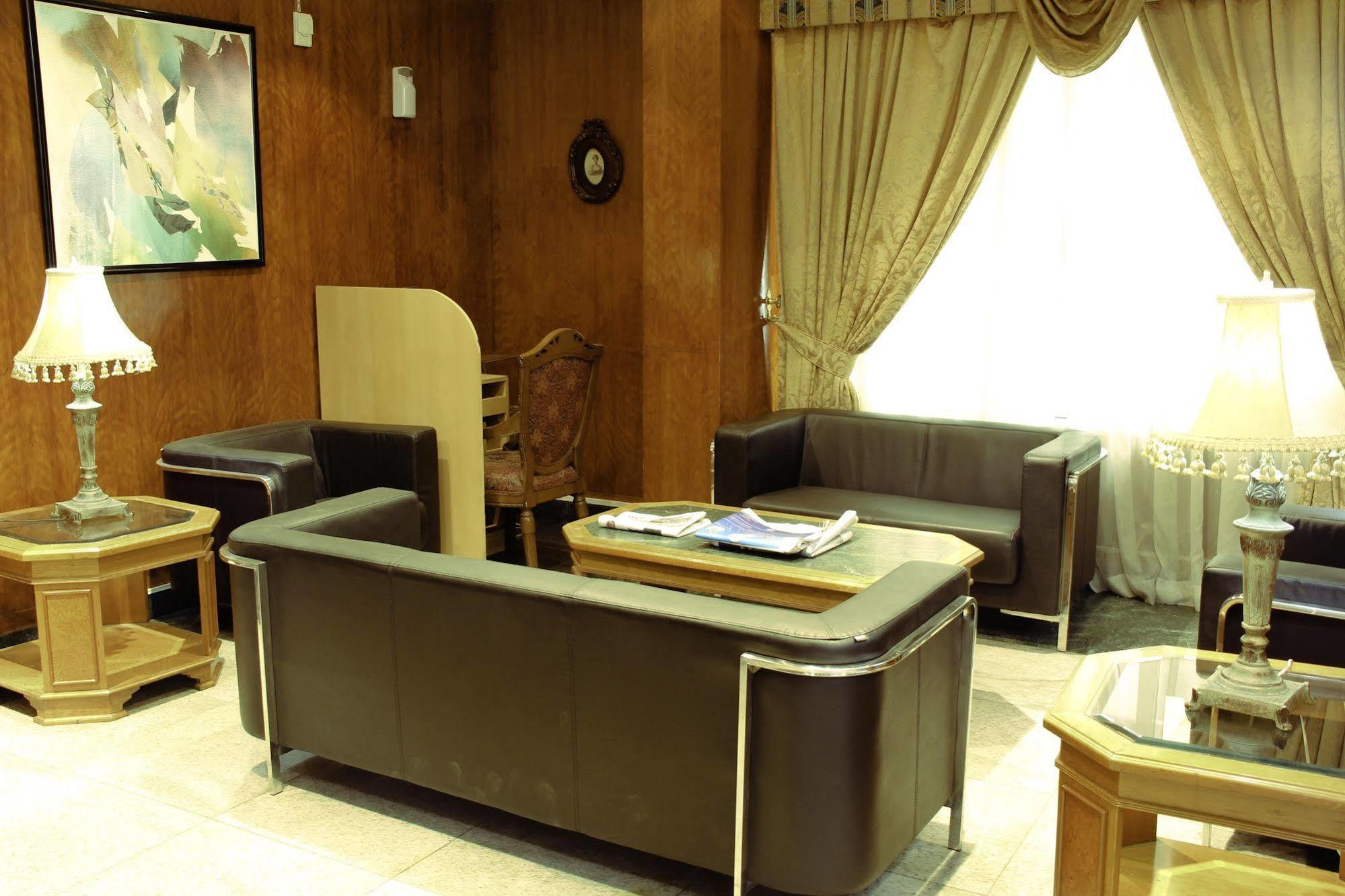 Royalton Hotel Dubai Buitenkant foto